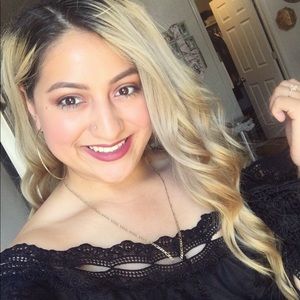 Meet your Posher, Leonor